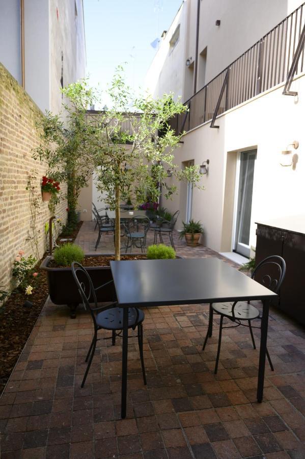 Bb Letterario Bed & Breakfast ราเวนนา ภายนอก รูปภาพ